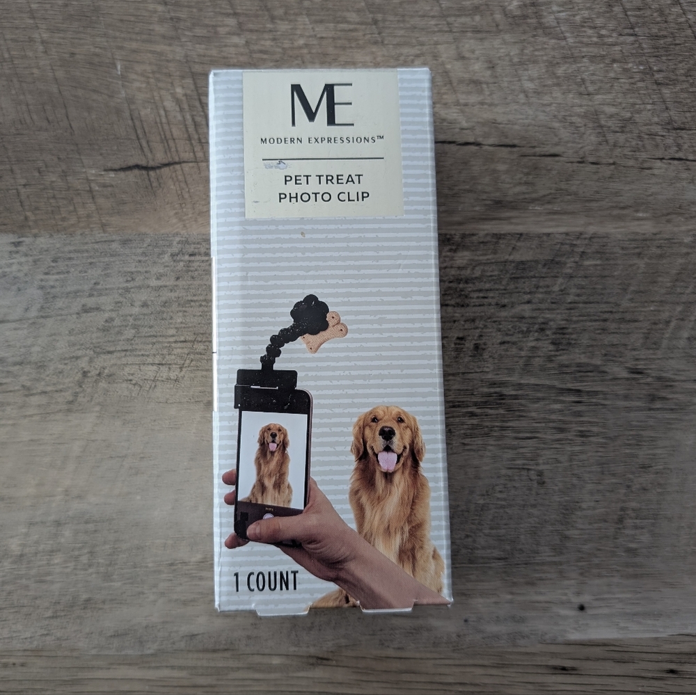 Modern Expressions Pet Treat Photo Clip Dog treat selfie clip